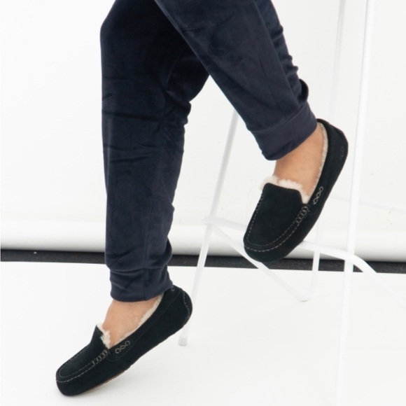 UGG Shoes - UGG Ansley black suede slippers. NWOT. Women’s SIZE 9